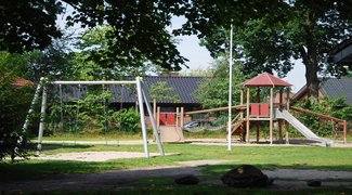 Schaukel, Klettergerüst, Rutsche